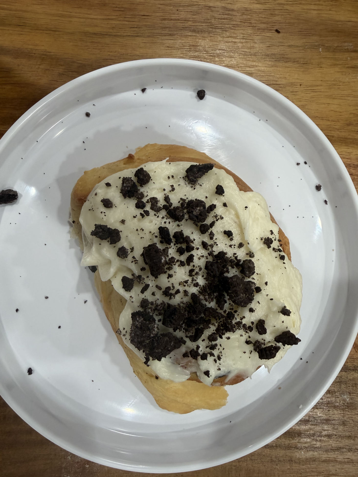 Oreo crumble cream cheese danish by RizziBakes